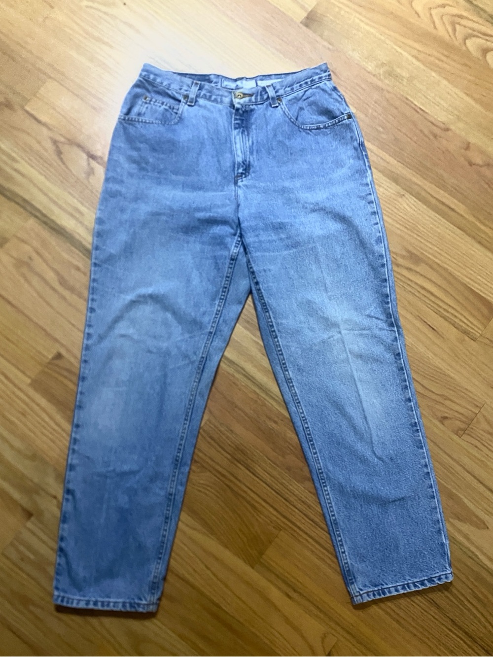 Liz Claiborne Women's Medium Blue Relaxed Jeans